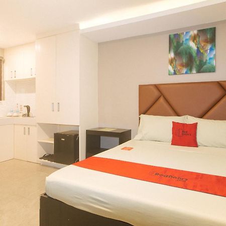 Reddoorz Plus At Seventy Five Inn Near Manila Airport Paranaque City ภายนอก รูปภาพ