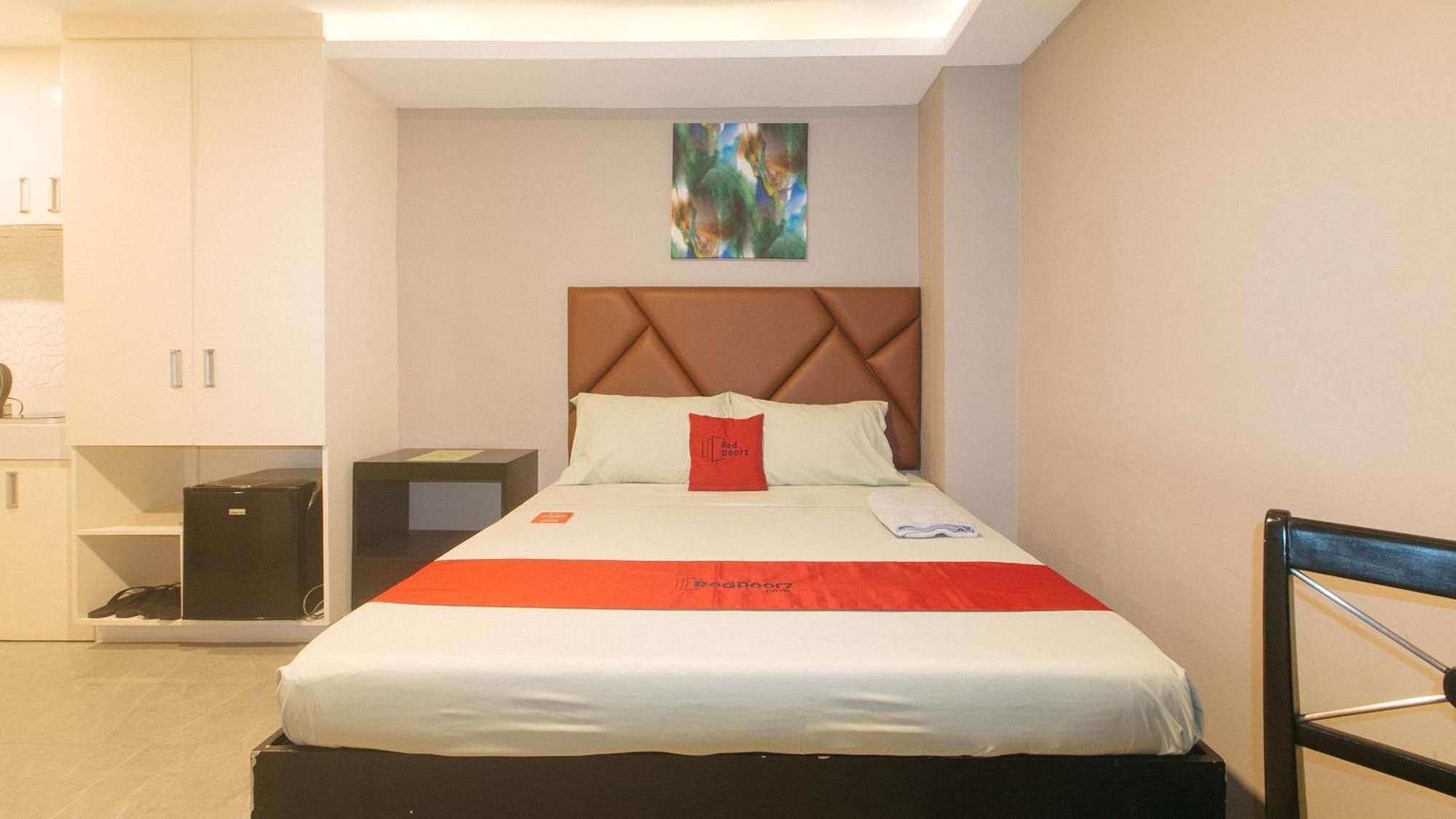Reddoorz Plus At Seventy Five Inn Near Manila Airport Paranaque City ภายนอก รูปภาพ