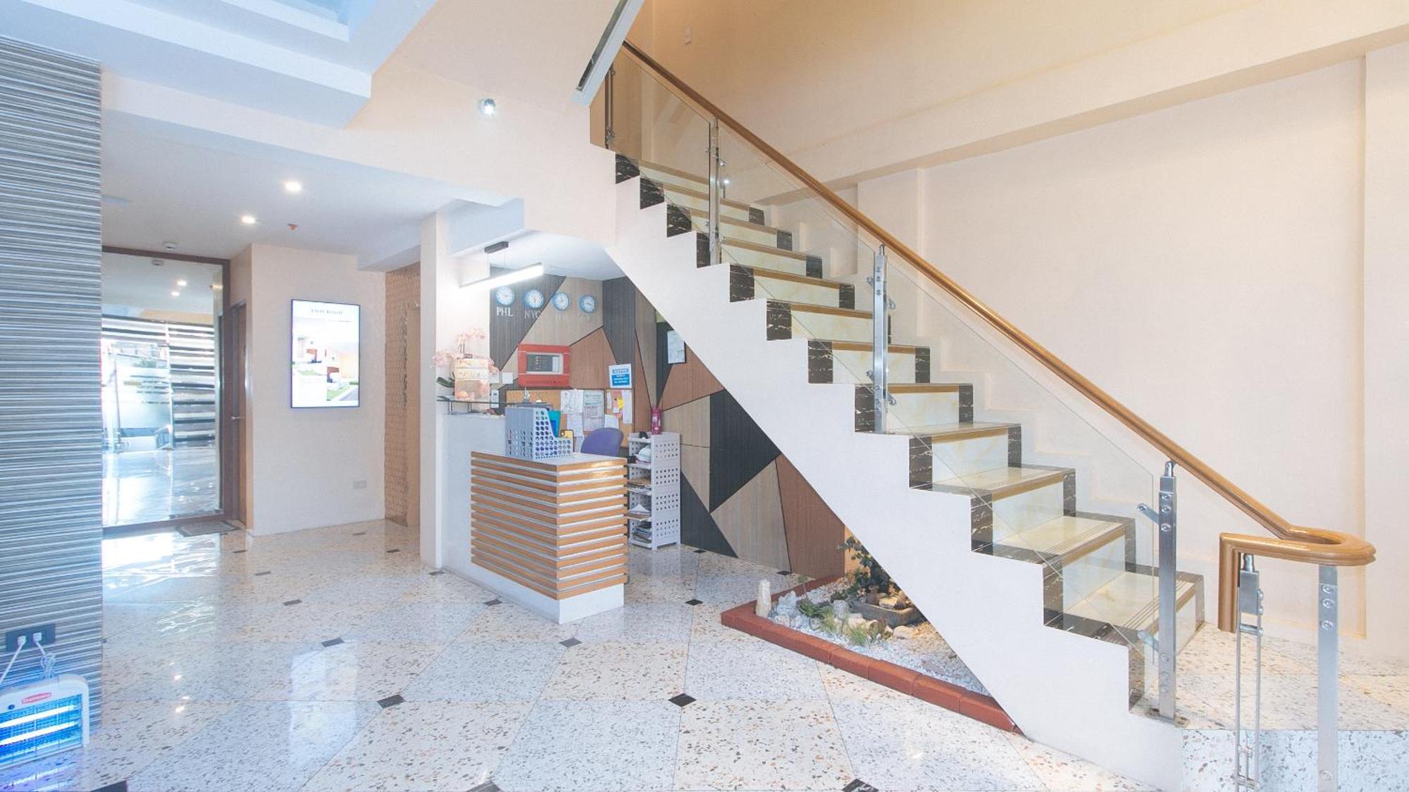 Reddoorz Plus At Seventy Five Inn Near Manila Airport Paranaque City ภายนอก รูปภาพ