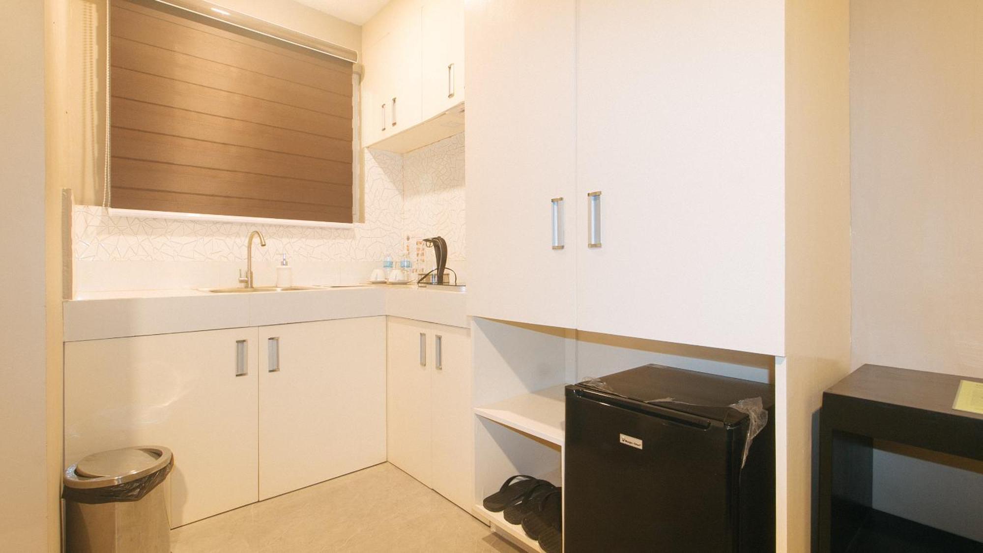 Reddoorz Plus At Seventy Five Inn Near Manila Airport Paranaque City ภายนอก รูปภาพ