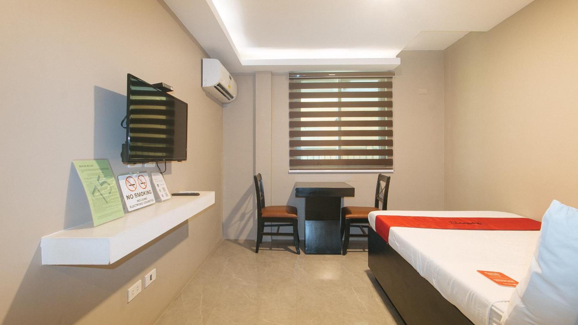 Reddoorz Plus At Seventy Five Inn Near Manila Airport Paranaque City ภายนอก รูปภาพ