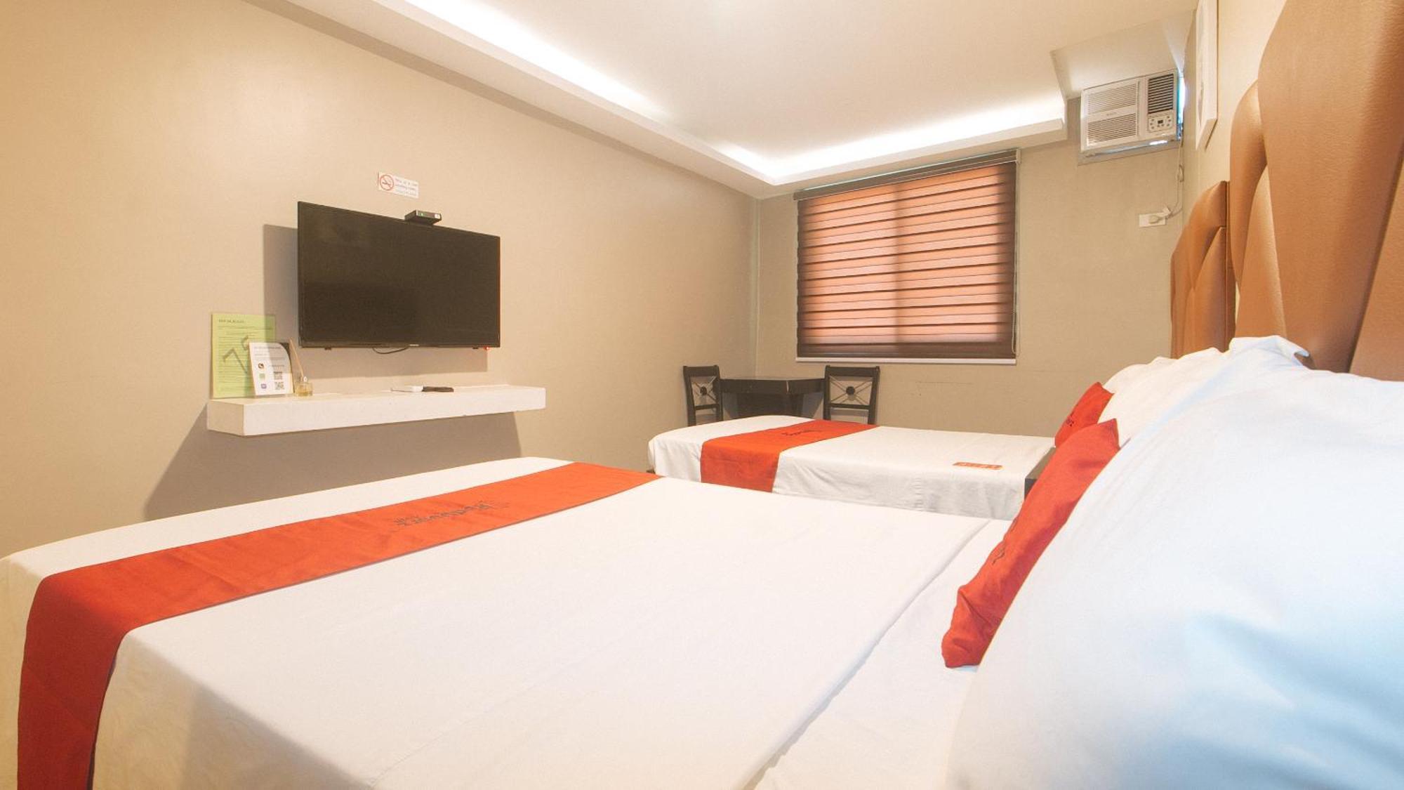 Reddoorz Plus At Seventy Five Inn Near Manila Airport Paranaque City ภายนอก รูปภาพ