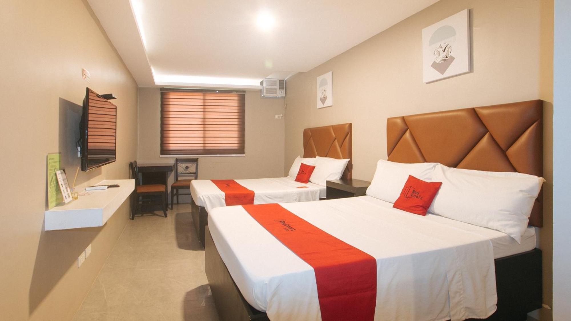 Reddoorz Plus At Seventy Five Inn Near Manila Airport Paranaque City ภายนอก รูปภาพ