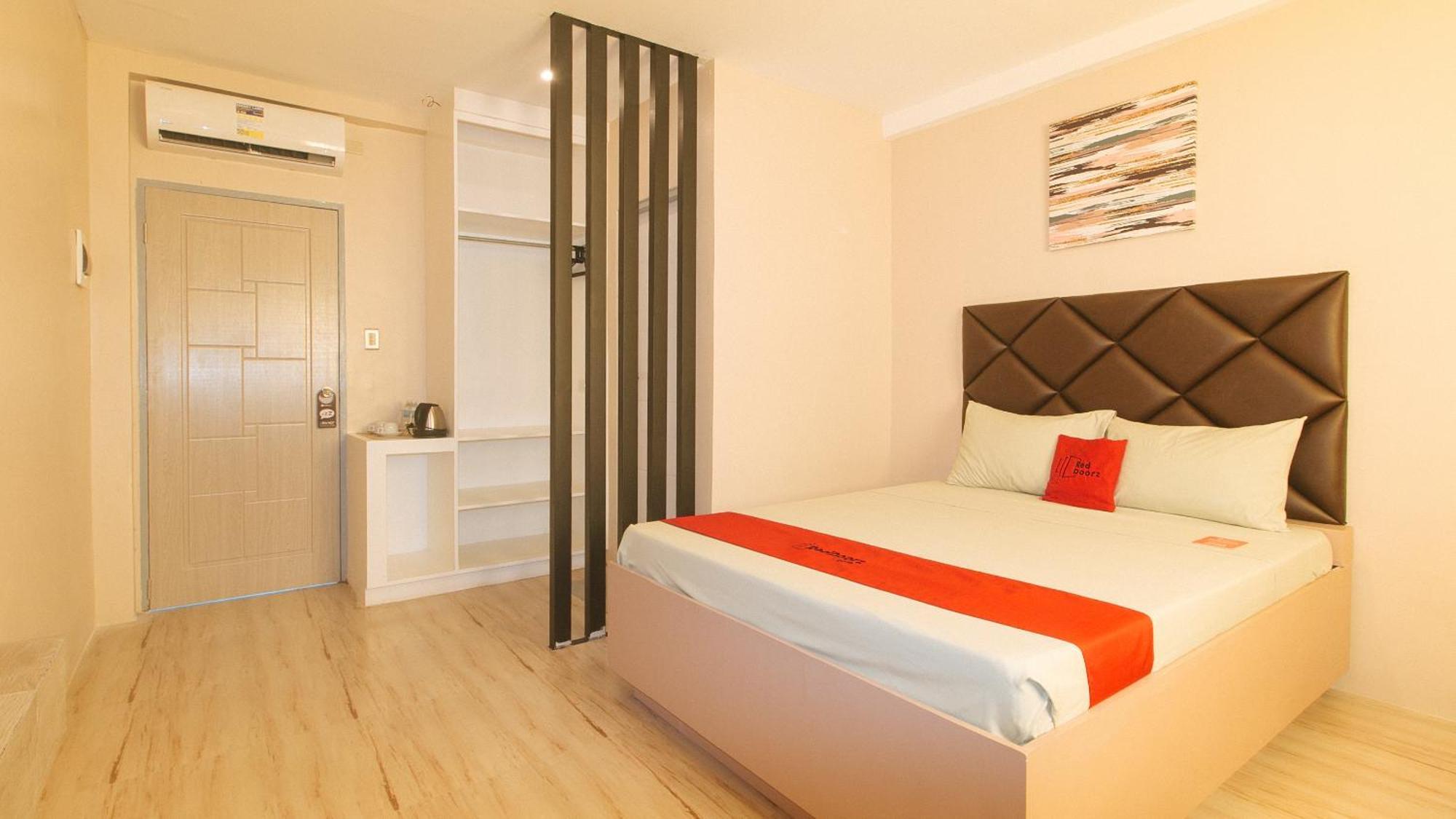 Reddoorz Plus At Seventy Five Inn Near Manila Airport Paranaque City ภายนอก รูปภาพ