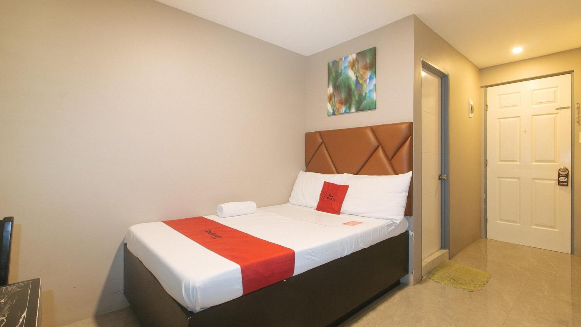 Reddoorz Plus At Seventy Five Inn Near Manila Airport Paranaque City ภายนอก รูปภาพ